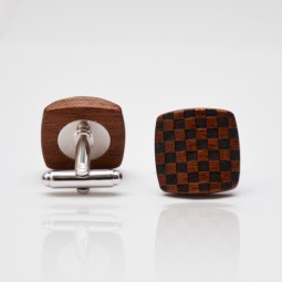 Dřevěné knoflíčky Balance - mahagon šach